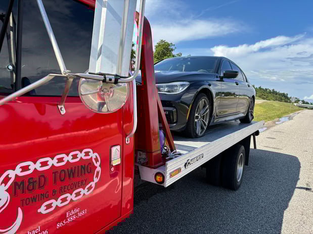 Images M&D's Towing