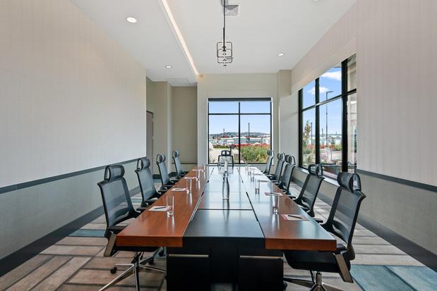 Images Hotel Indigo Seattle Everett Waterfront by IHG