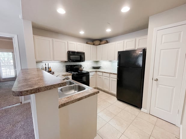 Images SaddleBrook Apartments