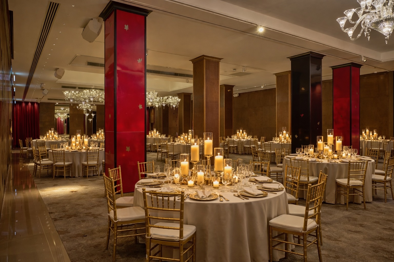 The Crystal Ballroom - Dinner Setup