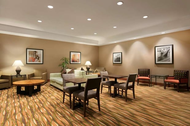 Images Hampton Inn New York - LaGuardia Airport