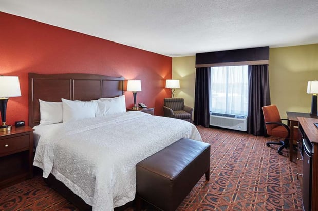Images Hampton Inn & Suites Milwaukee/Franklin