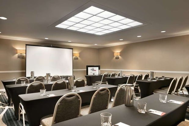Images DoubleTree by Hilton New York LaGuardia Airport