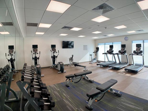 Images Holiday Inn Express & Suites Phoenix North - Happy Valley by IHG
