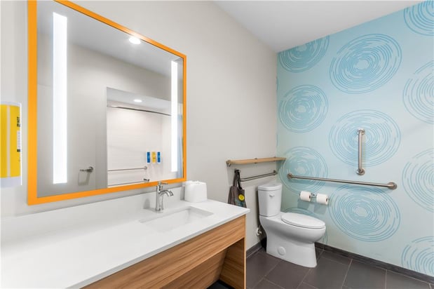 Images Tru by Hilton Pensacola I-10 North Davis Highway