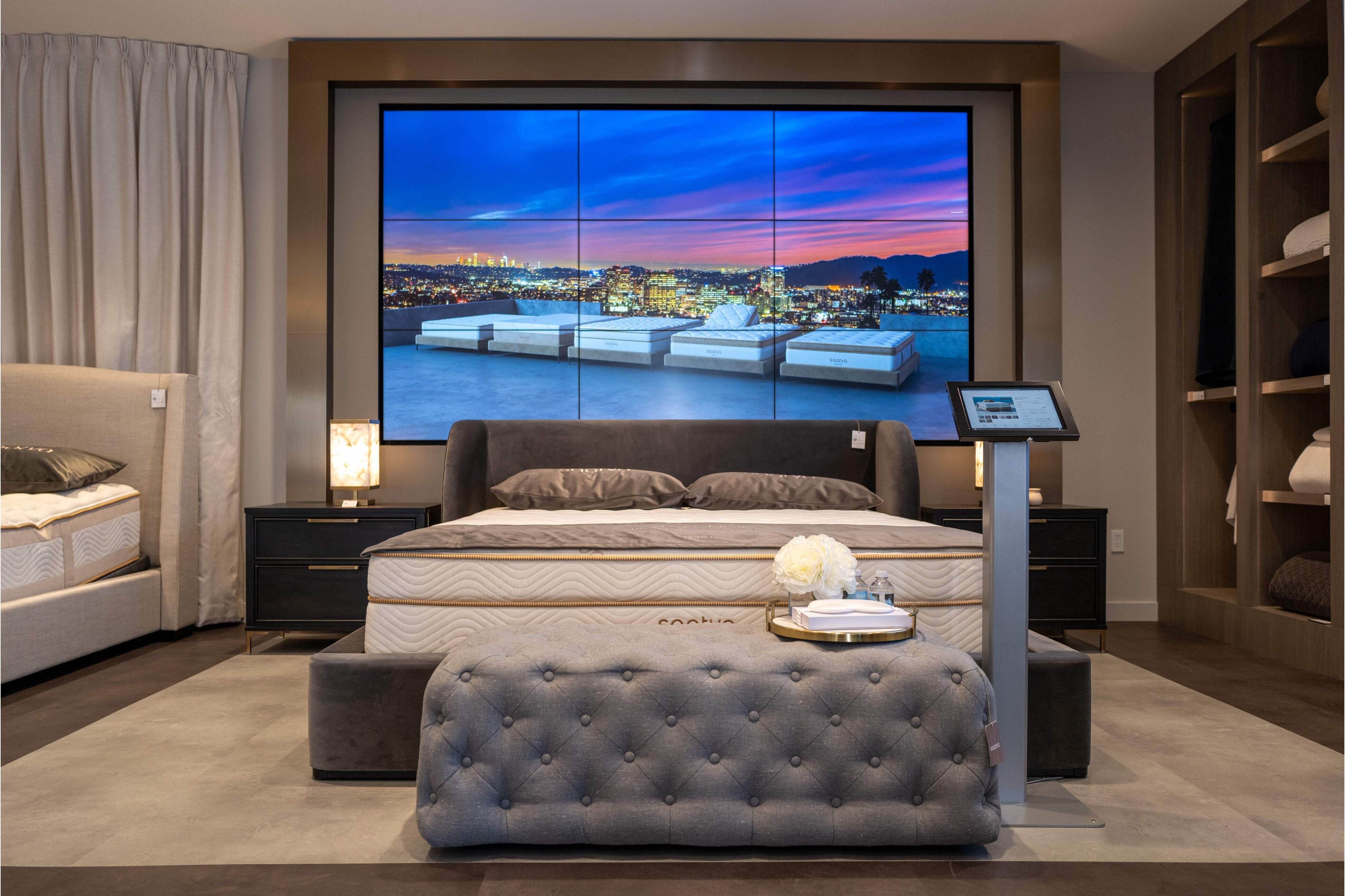 Viewing Room Image 7