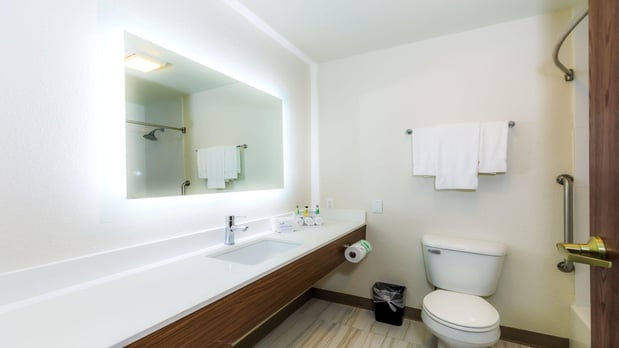 Images Holiday Inn Express Osage Beach - Lake of the Ozarks by IHG