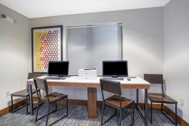 Images Holiday Inn Express Kansas City - at the Legends by IHG