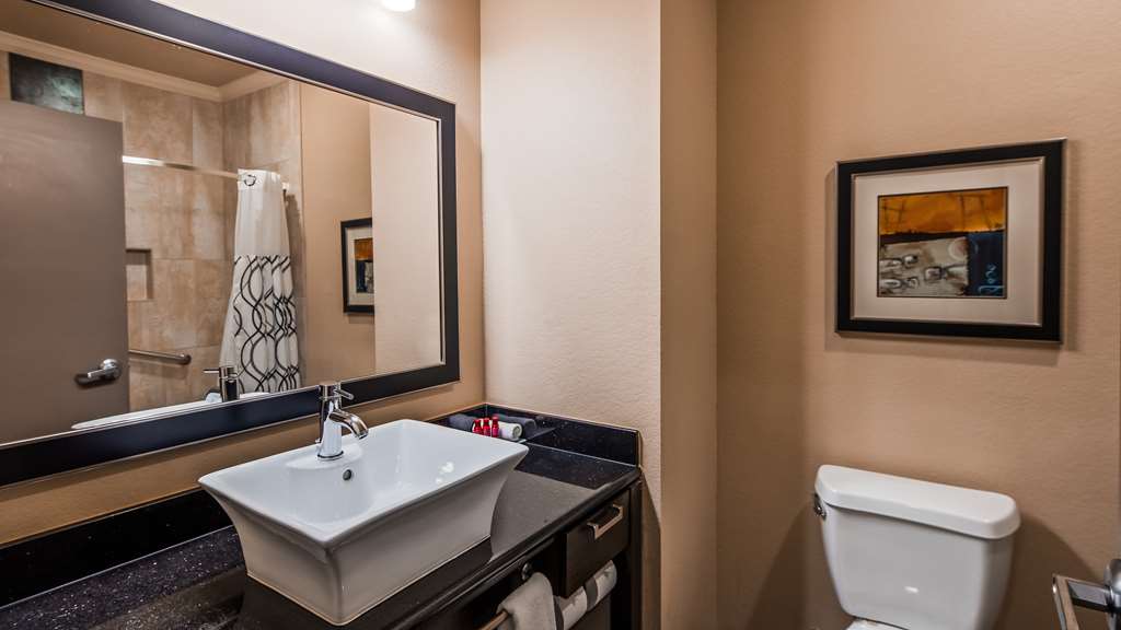 Guest Bathroom Best Western Premier Crown Chase Inn & Suites Denton (940)387-1000