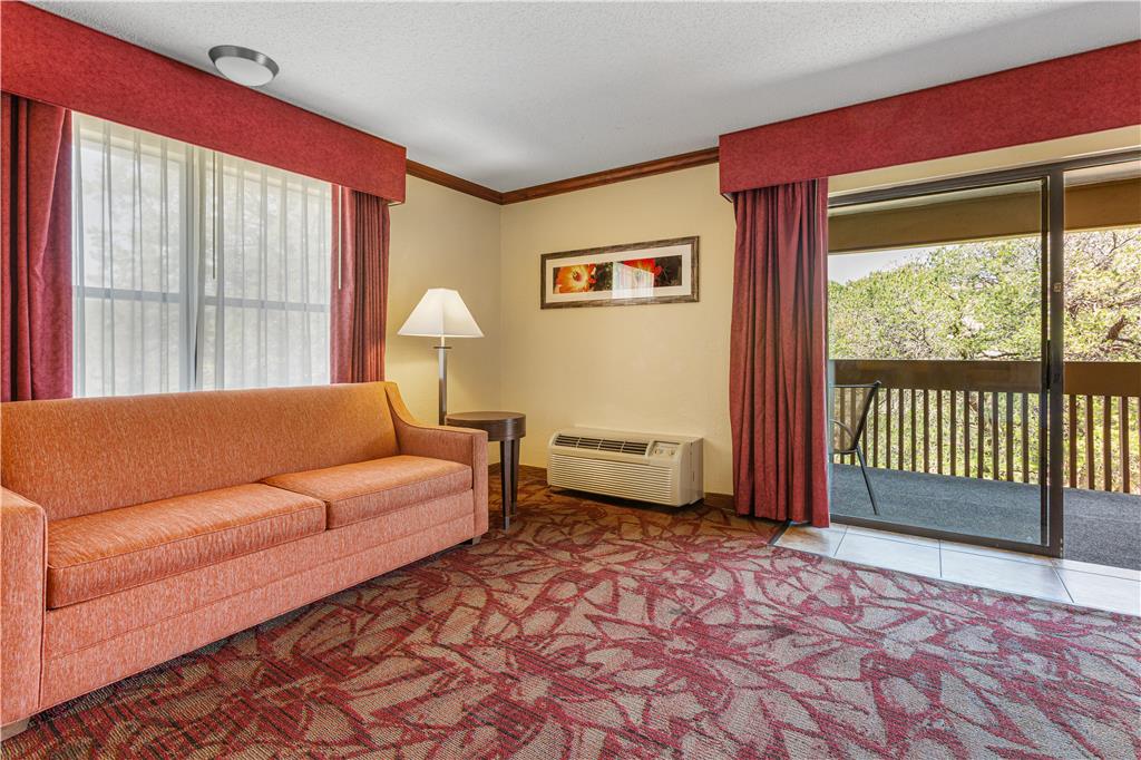 Suite - 1 King Bed w/ Balcony