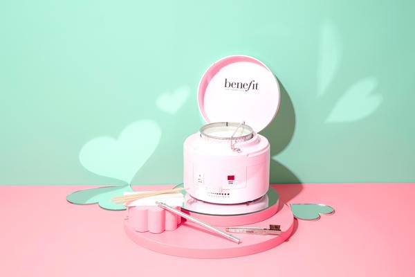 Bilder Benefit Cosmetics BrowBar Douglas Lübeck