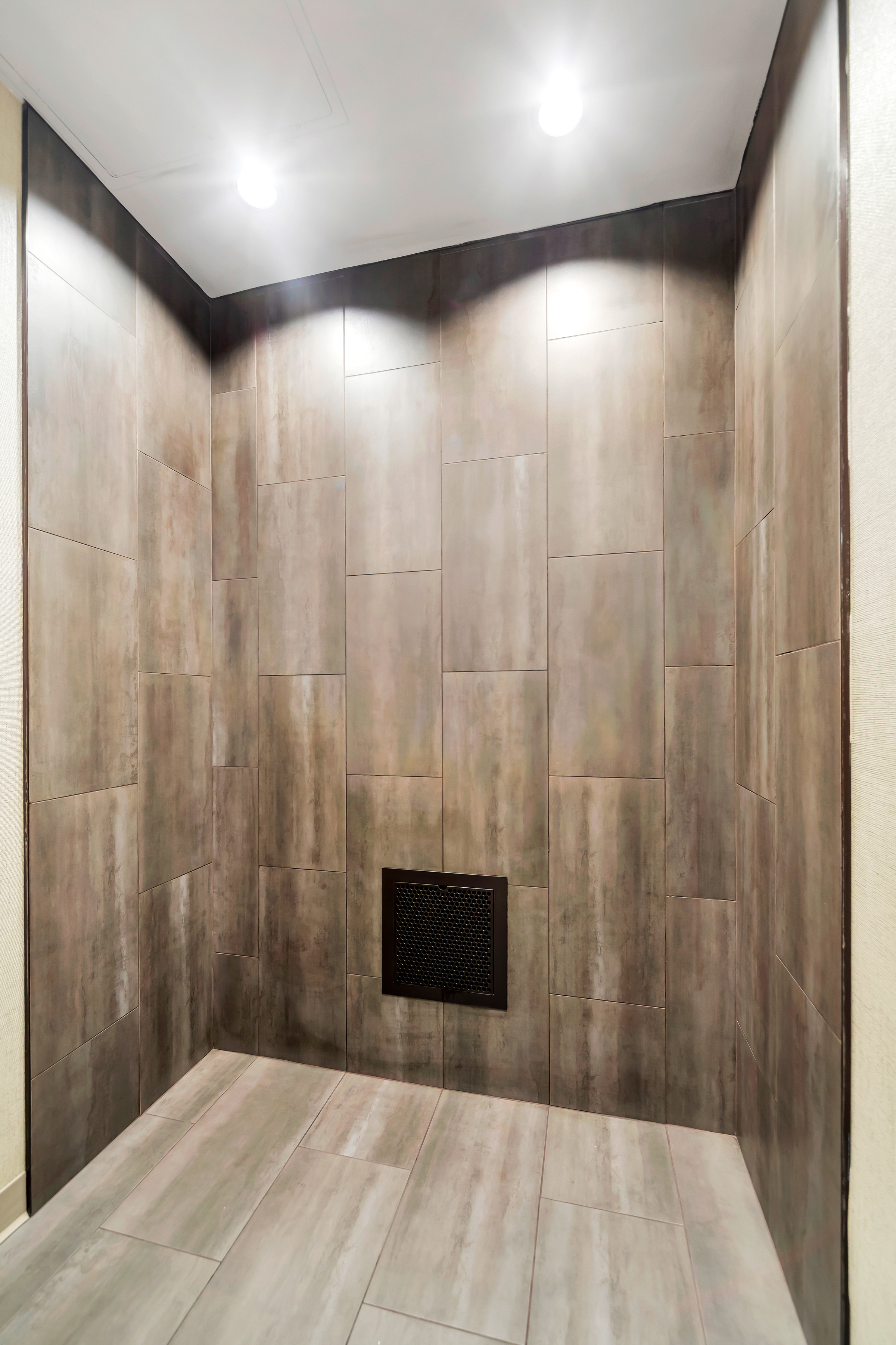 SUGARED + BRONZED Northern Liberties Tanning Room