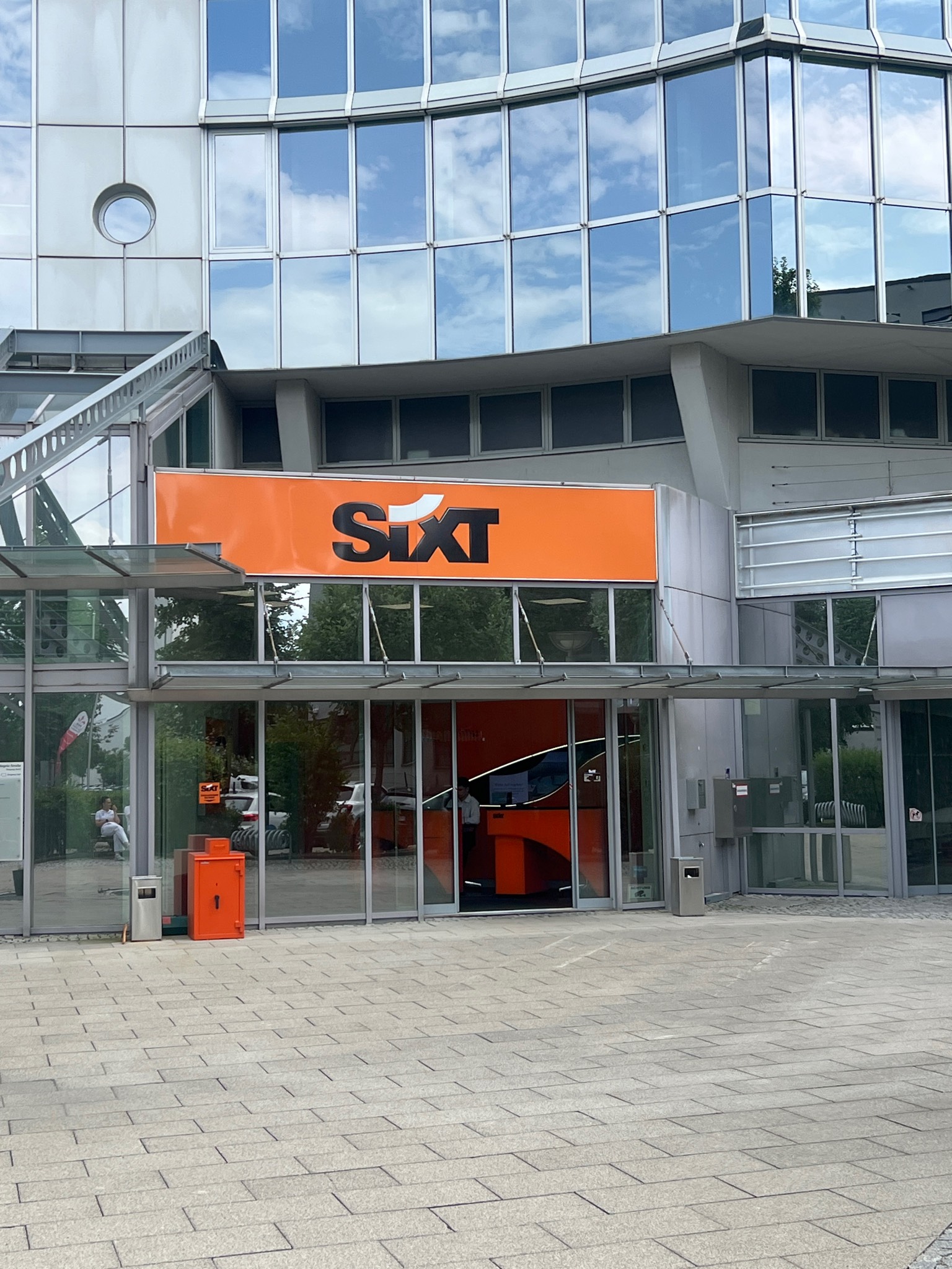 SIXT Auto- und Transportervermietung Augsburg, Bürgermeister Wegele Str. 6 in Augsburg