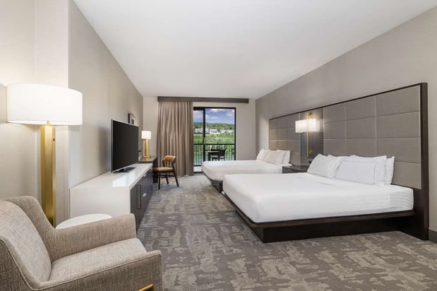 Images Hilton Promenade at Branson Landing