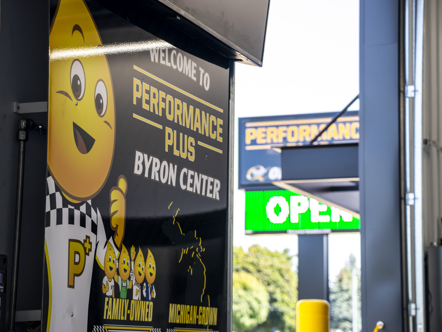 Performance Plus Byron Center Oil Change Bay Interior