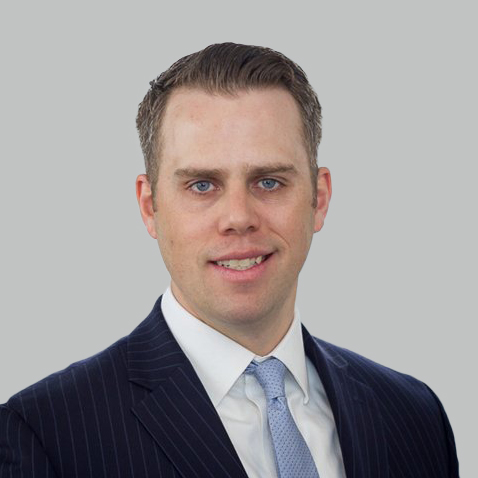 Headshot of Alex Guttosch, a wealth advisor at Chase