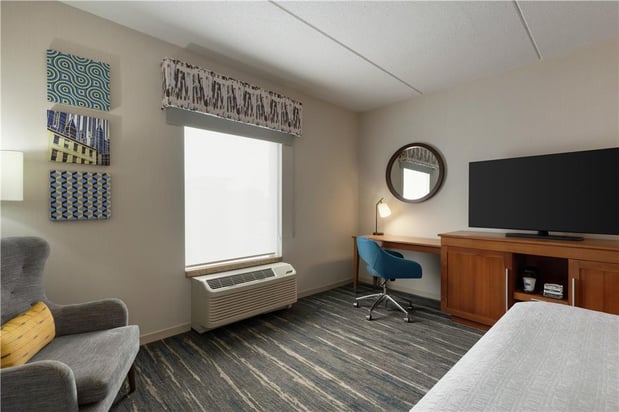 Images Hampton Inn & Suites Pittsburgh/Harmarville