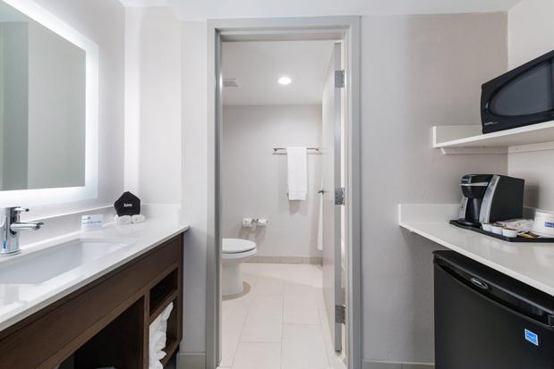 Images Holiday Inn Express Naperville by IHG