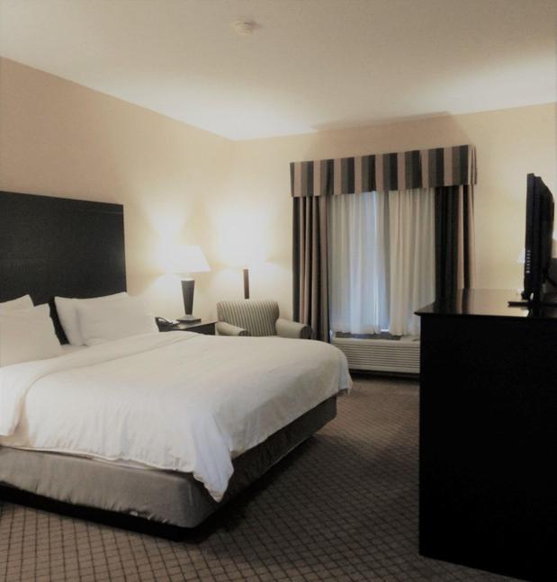 Images Holiday Inn Express & Suites Plymouth, an IHG Hotel