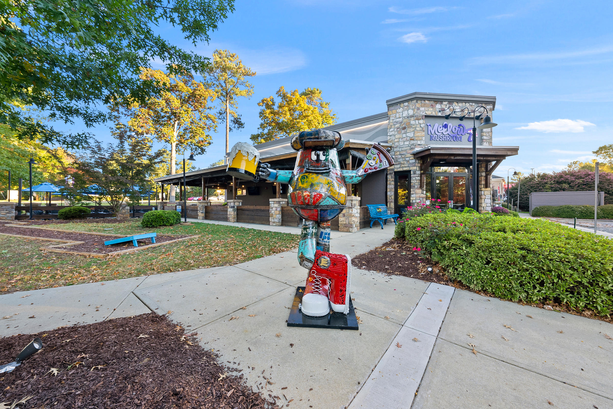 mellow mushroom exterior