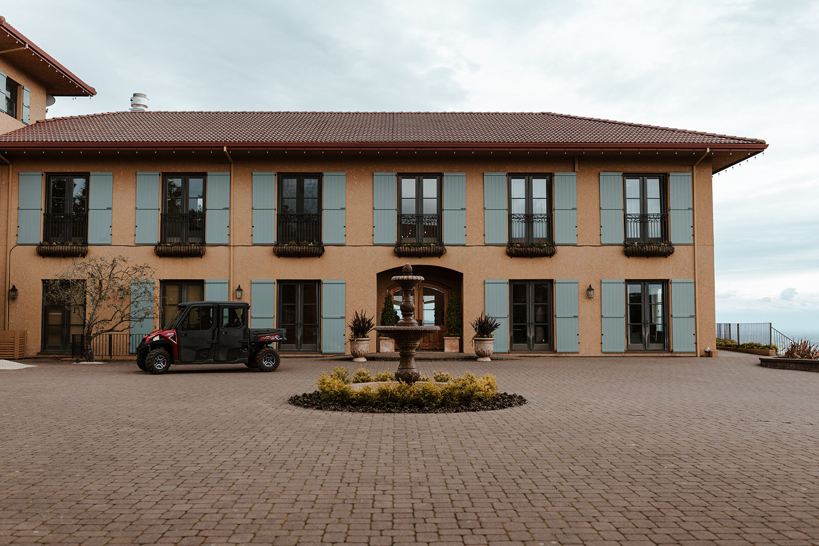 Black Walnut Inn & Vineyard Image