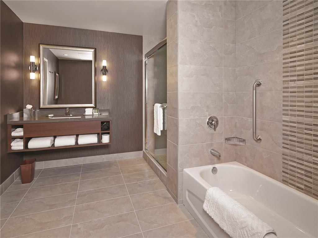 Images DoubleTree by Hilton Hotel West Edmonton