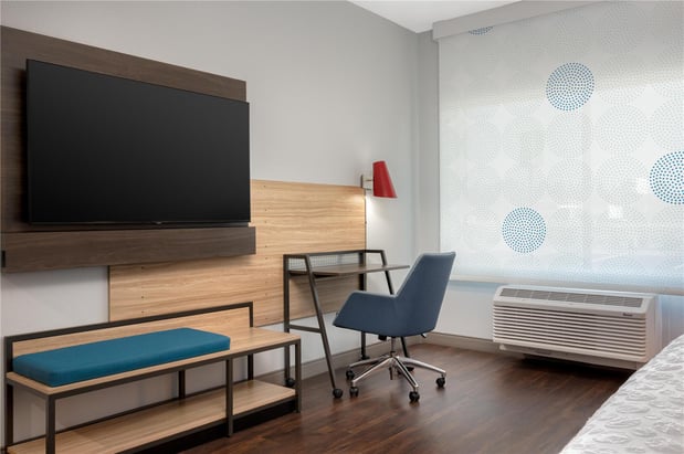 Images Tru by Hilton Brunswick