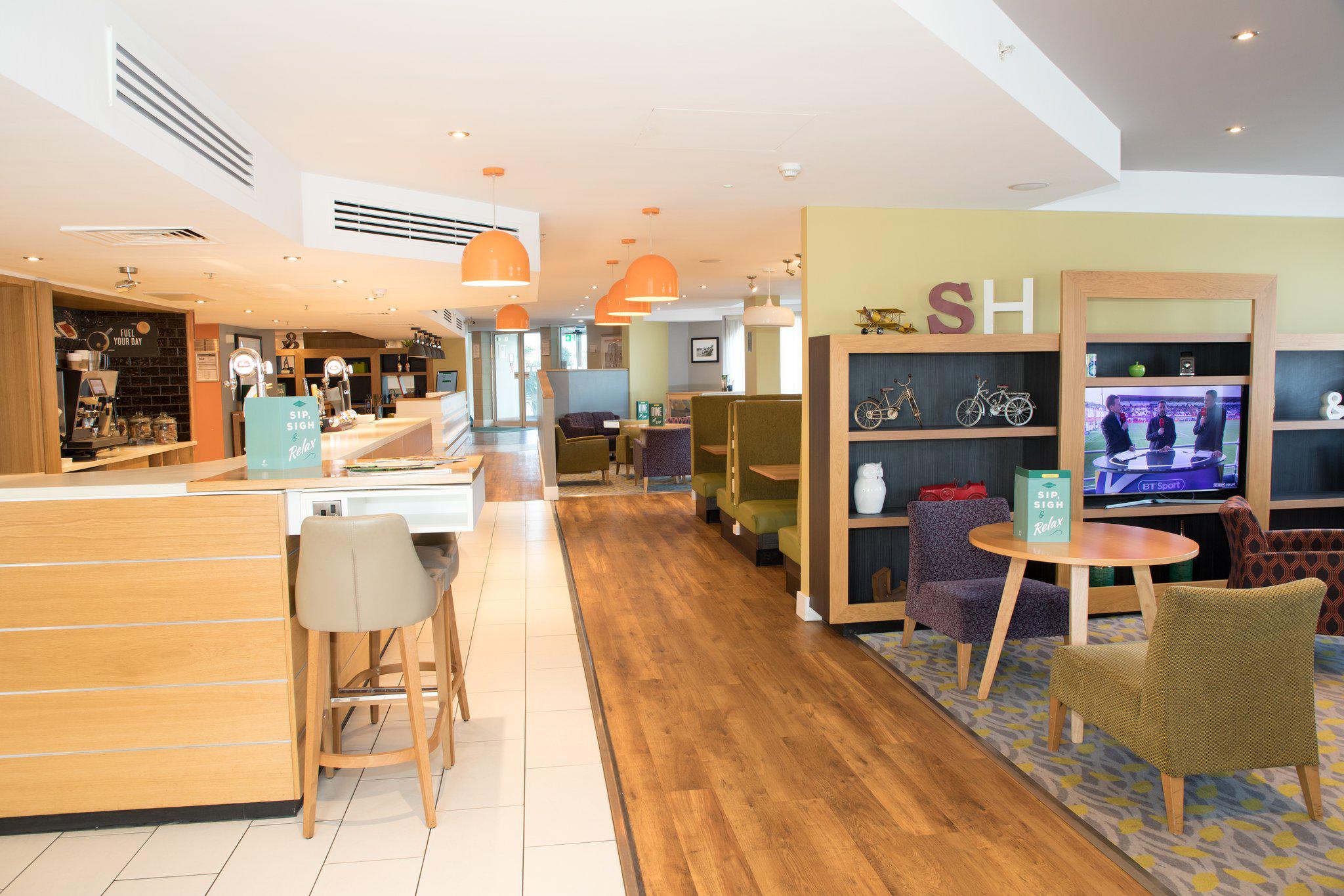 Holiday Inn Slough - Windsor, an IHG Hotel Slough 03333 209351