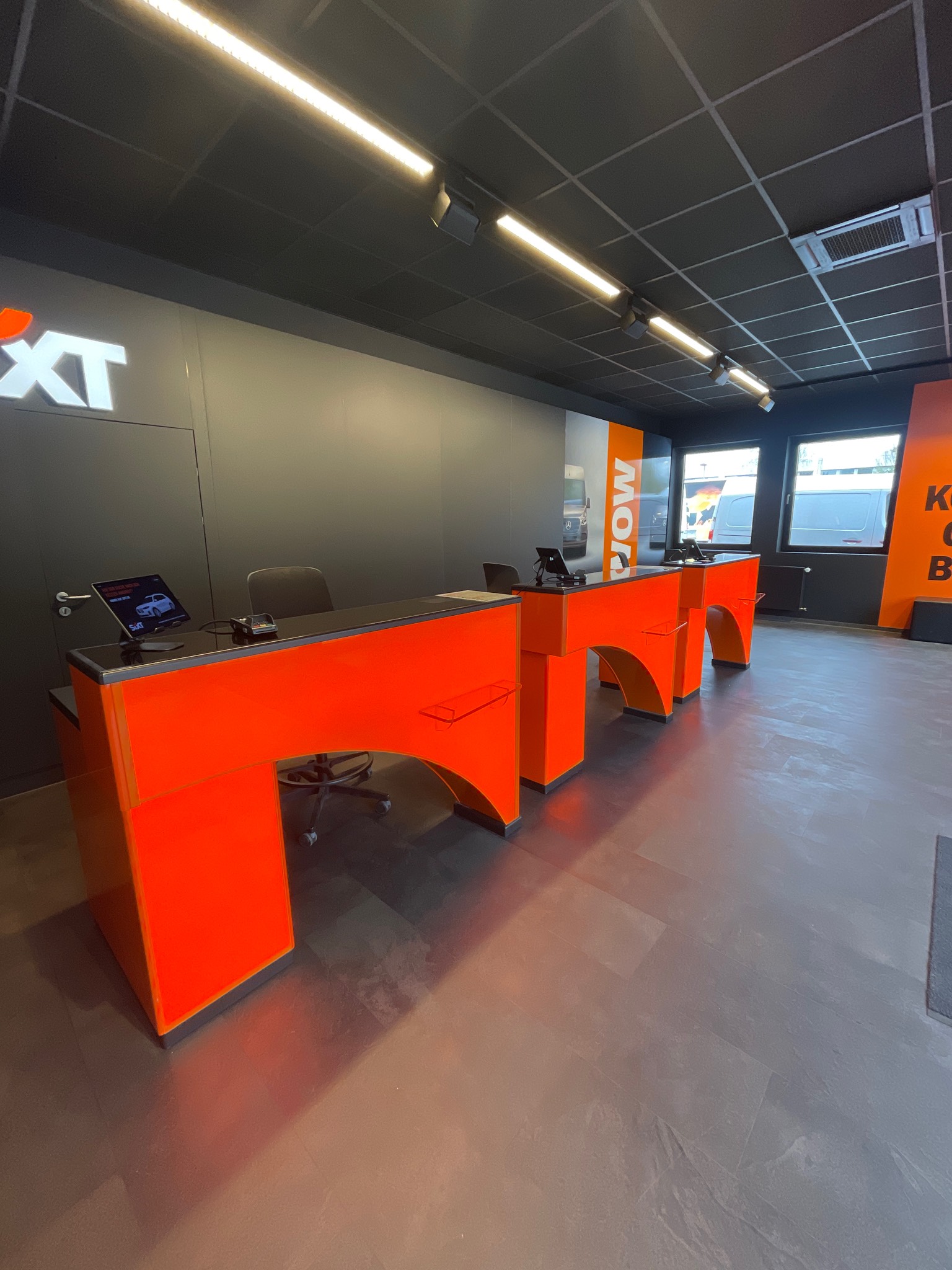 SIXT Truck Center Düsseldorf, Tilde-Klose-Weg 2-4 in Düsseldorf