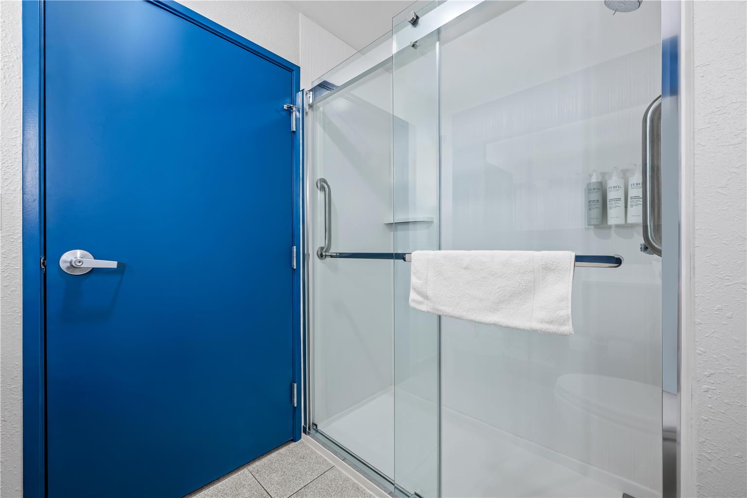 Guest room bath