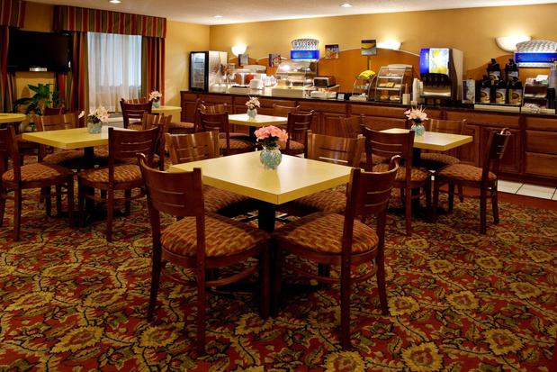 Images Holiday Inn Express Mt. Vernon by IHG