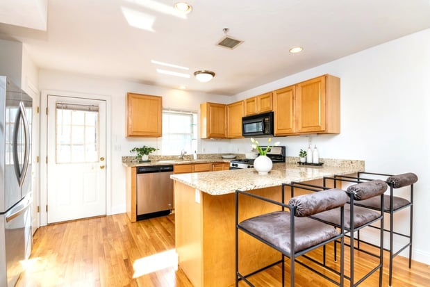 Images Darcy Bento, South Boston Realtor - Bento Real Estate Group