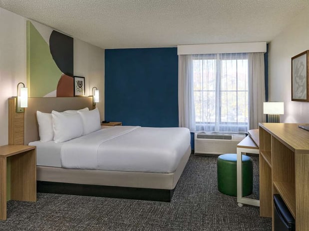 Images Spark by Hilton Denver International Airport