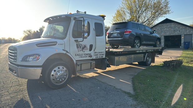 Images Eagle Towing & Recovery