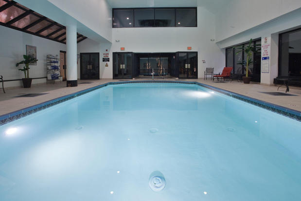 Images Crowne Plaza Virginia Beach Town Center by IHG