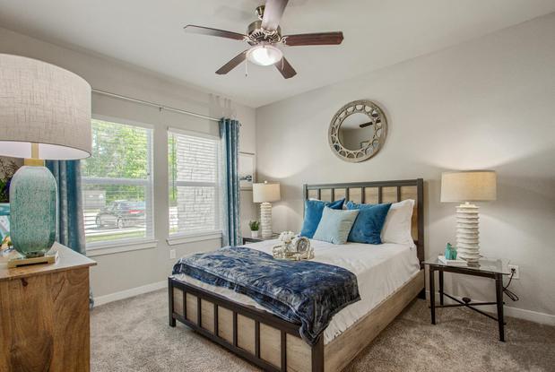 Images Urban Oaks at Conroe