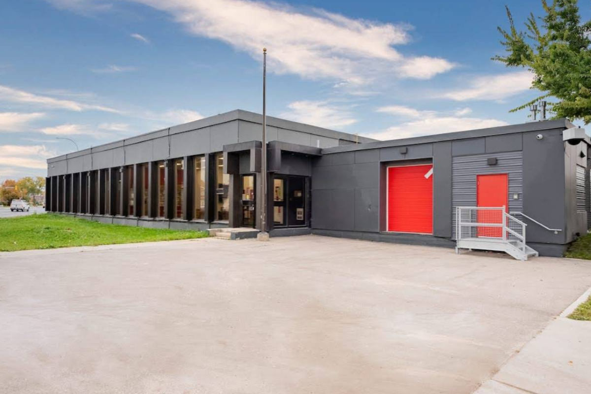 Images Access Storage - Winnipeg Airport