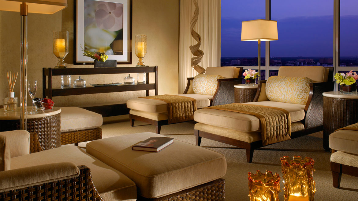 Spa lounge - Omni Fort Worth Hotel