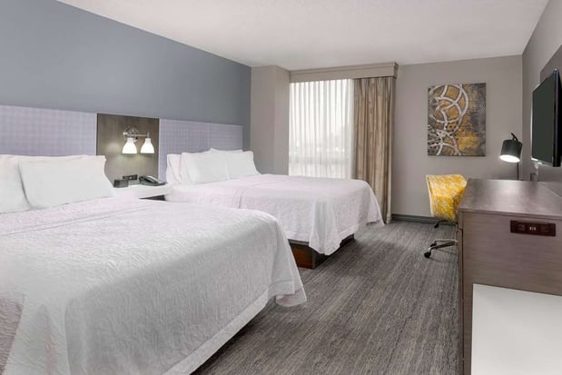 Images Hampton Inn & Suites Kansas City-Country Club Plaza