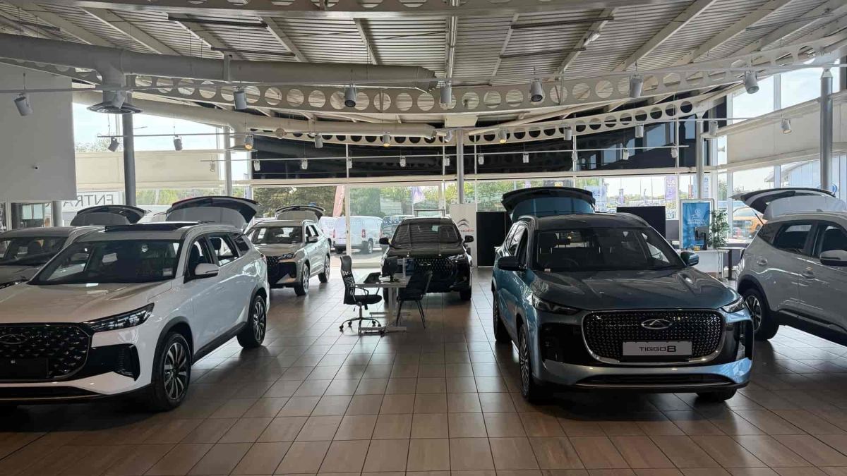 Evans Halshaw Chery Hull exterior