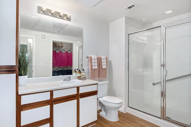 Images Belle at Bay Colony 55+ Apartments