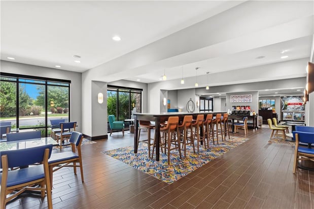 Images Hampton Inn - DeKalb (Near the University)