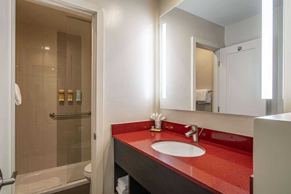 Best Western Plus Dragon Gate Inn