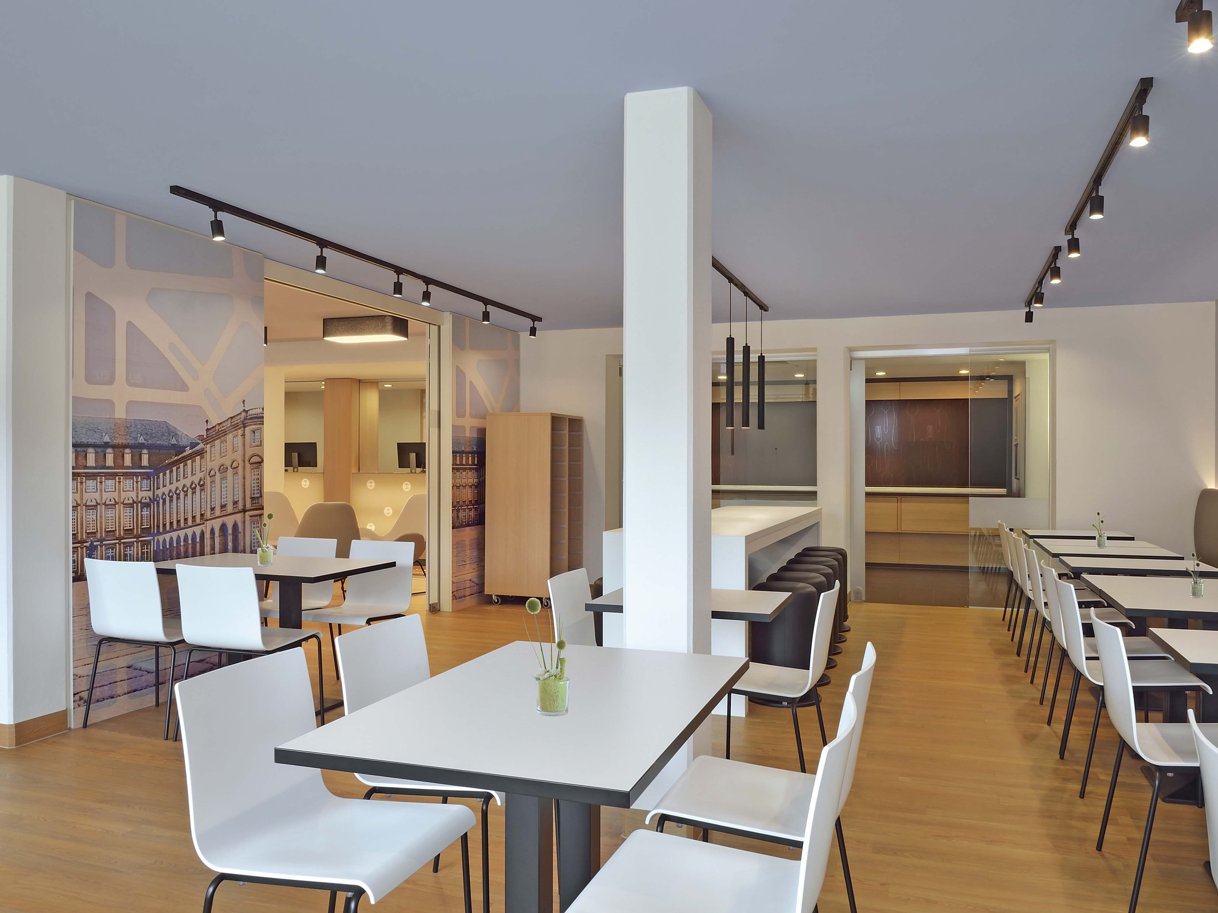 Bilder B&B HOTEL Mannheim-Neuostheim
