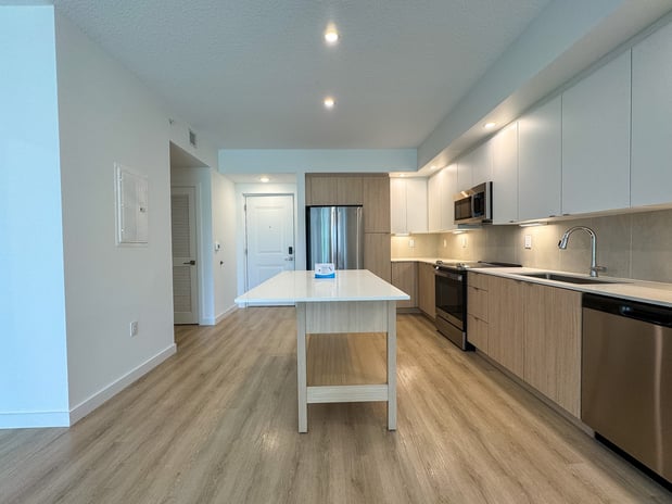 Images Caroline Golden Glades