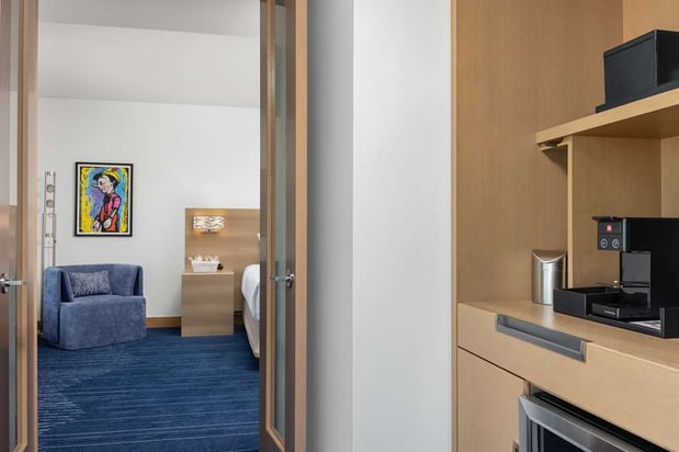 Images The Art Hotel Denver, Curio Collection by Hilton