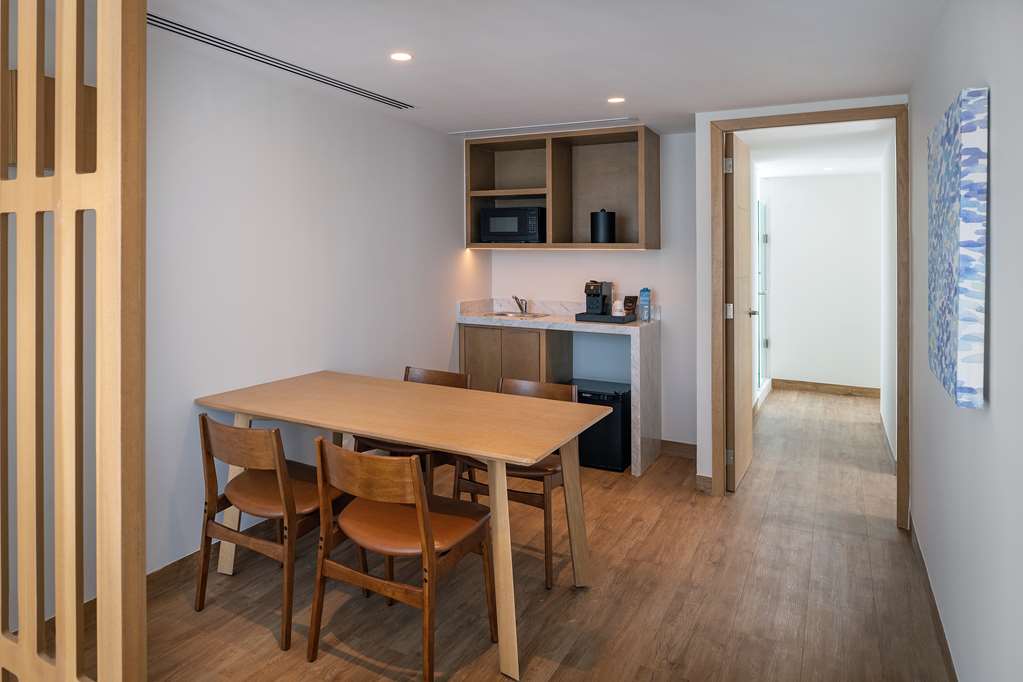 Images Hilton Garden Inn Cancun Airport