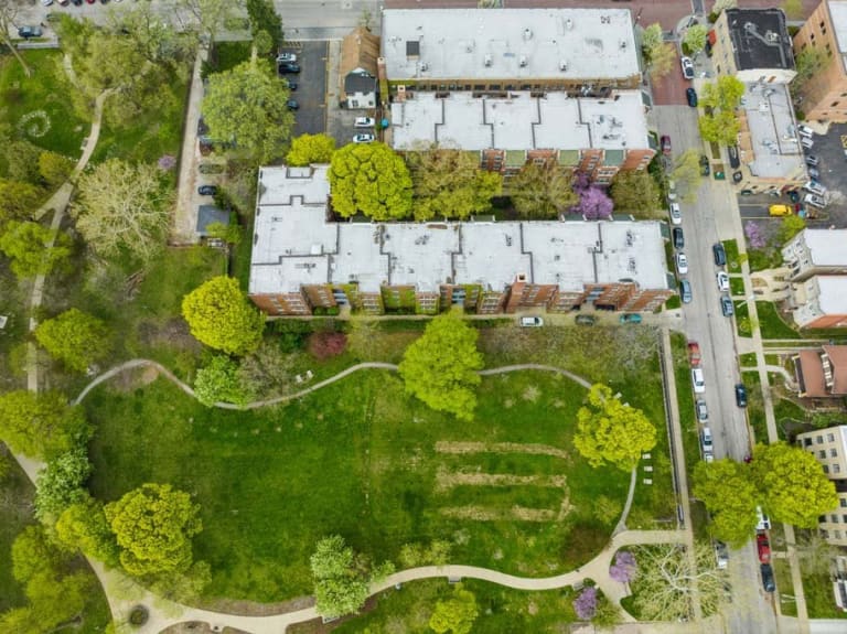 Images The Bryant at Oak Park I & II Apartments