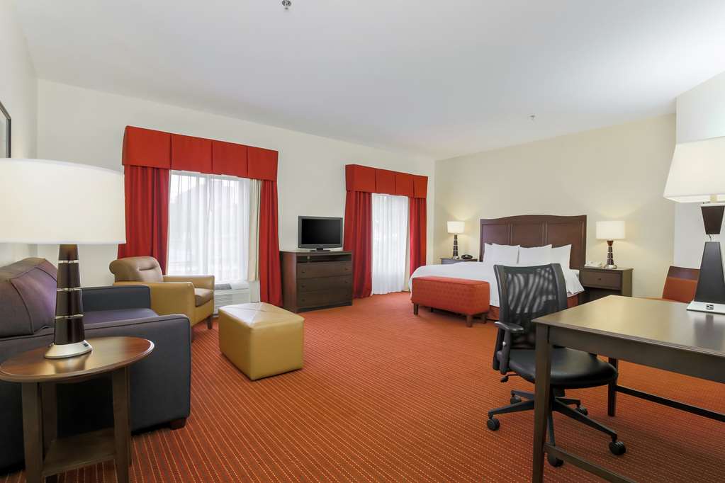 Guest room Hampton Inn Champaign/Urbana Urbana (217)337-1100