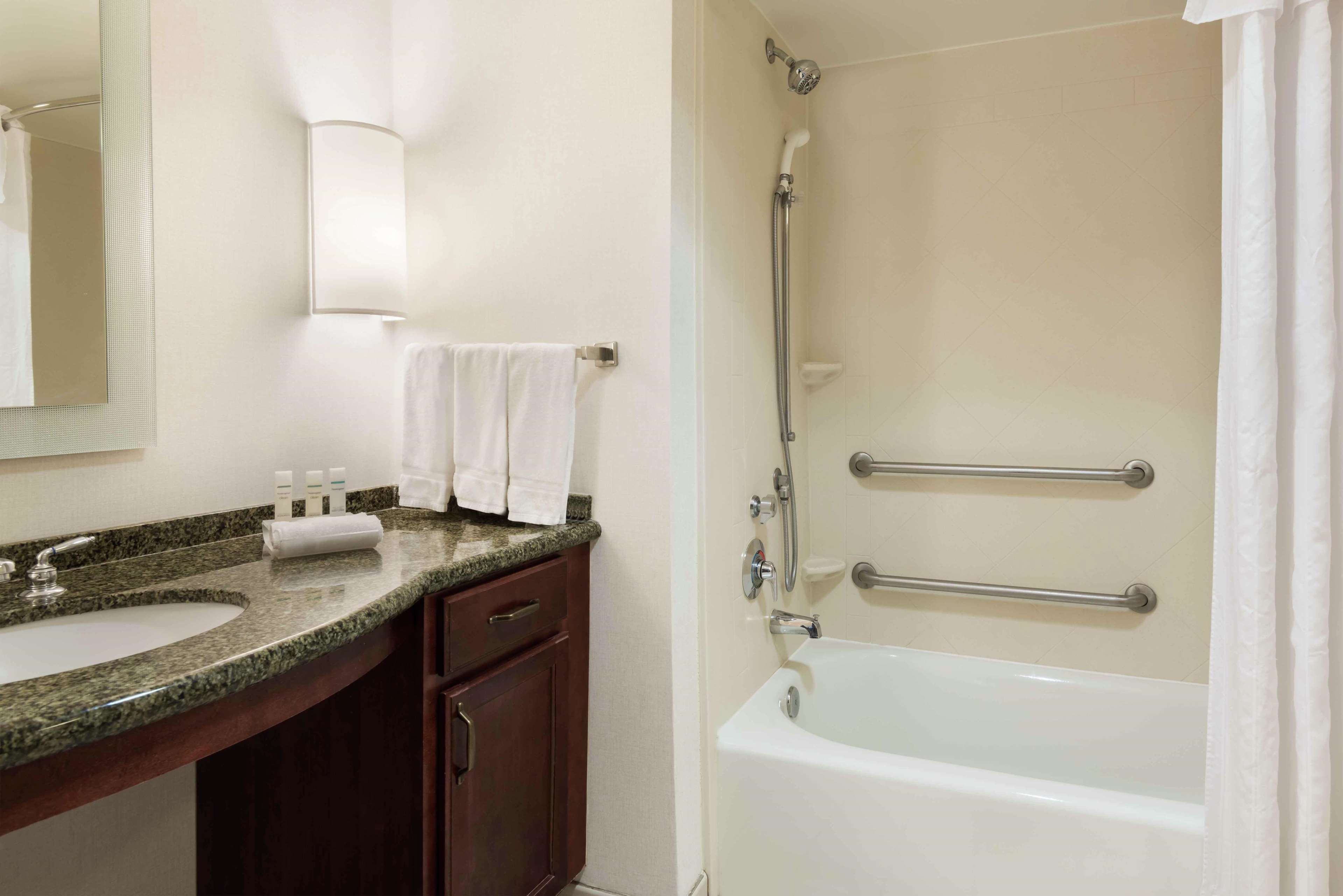 Homewood Suites by Hilton Tampa Airport - Westshore Photo